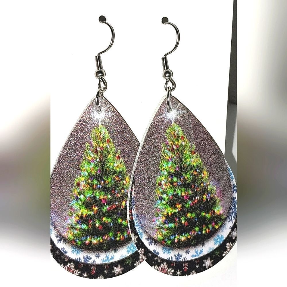 Hand crafted dangle earrings - Picture 5 of 5